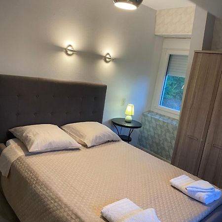 La Casa Du Port, Chambres, Suite Privee, Appartement Avec Vue Sur La Riviere Capendac Exteriör bild