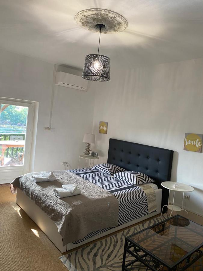 La Casa Du Port, Chambres, Suite Privee, Appartement Avec Vue Sur La Riviere Capendac Exteriör bild